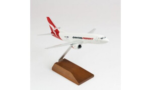 Skymarks 1/130 Skymarks Qantas Freight B737-300F SKR1013