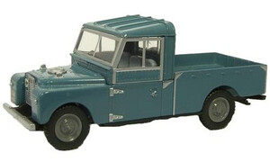 Oxford Diecast Blue Land Rover 109 inch 76LA1109002