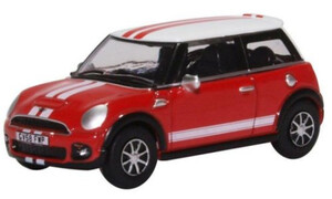 Oxford Diecast New Mini Chili Red and White 76NMN007