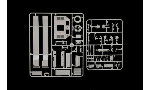 Italeri SD.KFZ.184 PANZERJAGER ELEFANT Plastic Model Kit 0211S