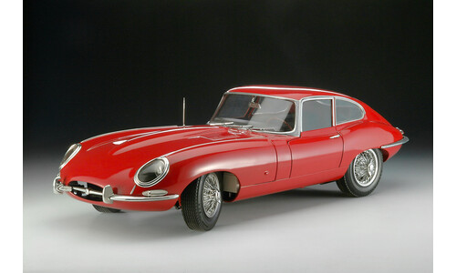 Revell Jaguar E-Type 07717 Side