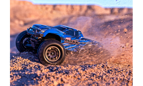 Traxxas Mini Maxx BL-2S Blue Edition 107154-1 Action