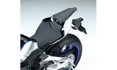 Tamiya Yamaha YZF-R1M motorcycle 1:12