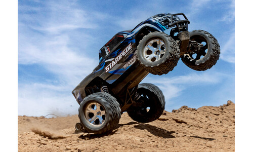 Traxxas Stampede BL-2S HD Monster Truck RTR - Blue 36354-4BLUE Action