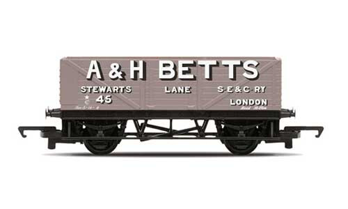 Hornby PO, A & H Betts, Plank Wagon - Era 2 R60049