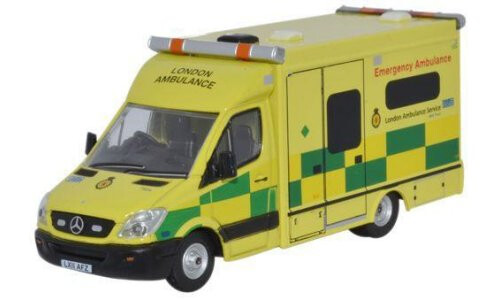 Oxford Diecast Mercedes Ambulance London 1:76 76MA002