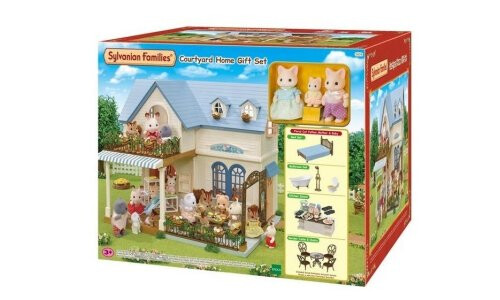 Sylvanian Families Courtyard Home Gift Set 5609