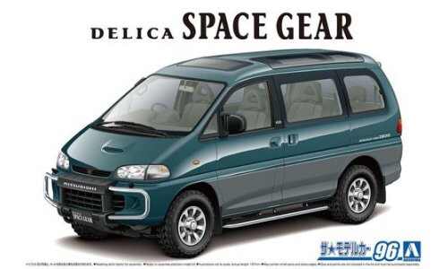 Aoshima 1/24 Mitsubishi PE8W Delica Space Gear A006140