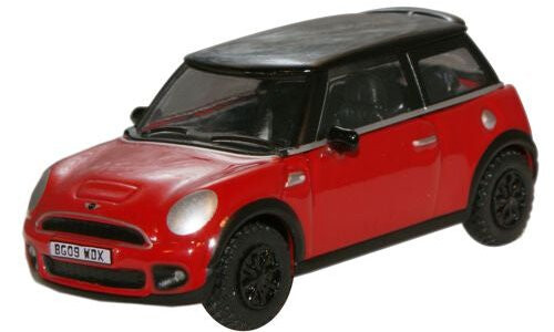 Oxford Diecast Chili Red Mini 76NMN001