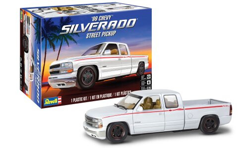 Revell 1999 Chevy Silverado Custom Pickup 14538