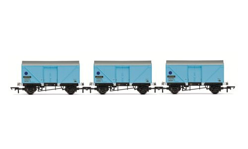 Hornby 12T Fish Van, Three Pack, BR - Era 6 R60115