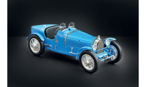 Italeri Bugatti Type 35B Roadster 4713S Right-Front