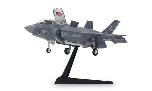 Tamiya Lockheed Martin F-35 B 60793 Side On Stand