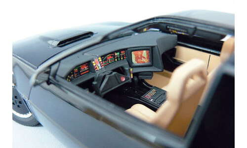 Aoshima Knight Rider Knight 2000 K.I.T.T. Season III A006321 Inside