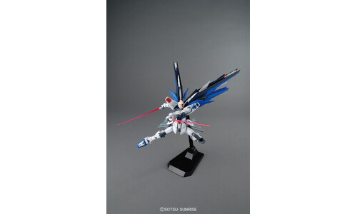 Freedom Gundam Ver 2.0 Gundam 1/100 MG