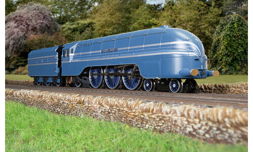 Hornby LMS Princess Coronation Class 4-6-2 6222 'Queen Mary' - Era 3 R30228 Action